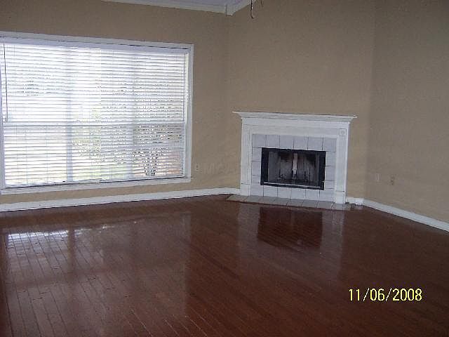 2nd image of 7627 Parkmont Ave