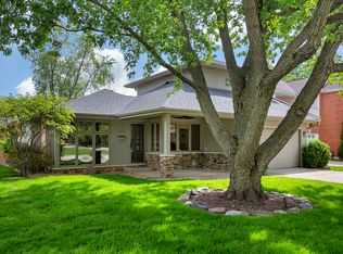 1111 Whitfield Rd, Northbrook, IL 60062