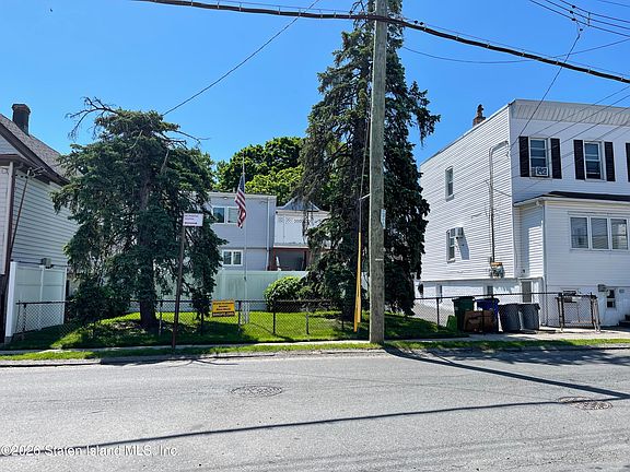 2nd image of 252 Saint Marys Ave