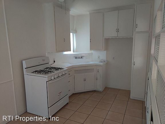 4th image of 5626 1/2 Edgemar Ave #9326961