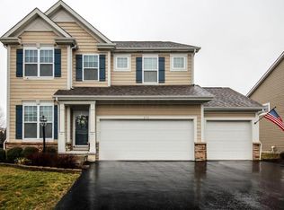252 Fox Glen Dr E, Pickerington, OH 43147