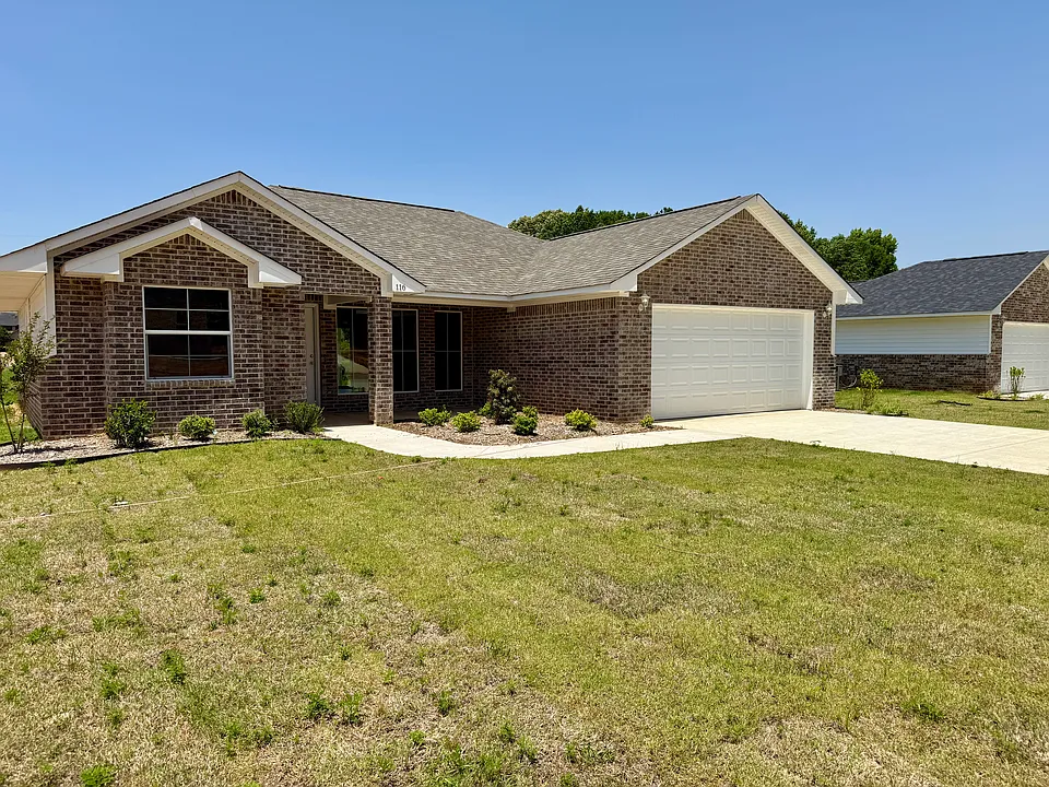 116 Village Pl