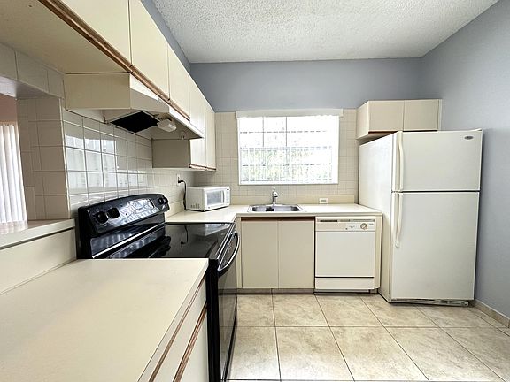 3rd image of 640 Cypress Club Way #G