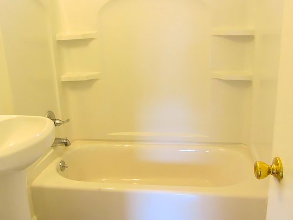 5th image of 1474-5 W Parade St #1474-5