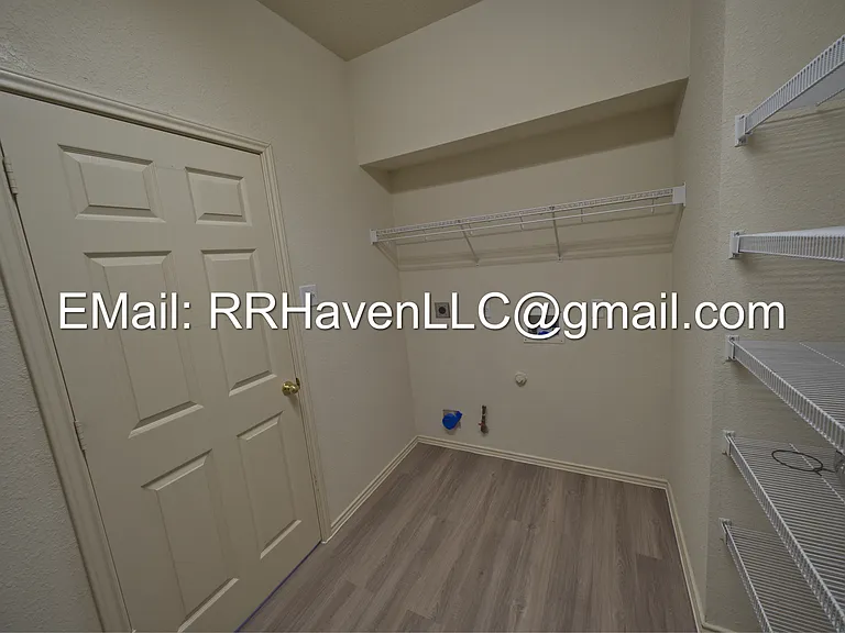 Pantry / Laundry room