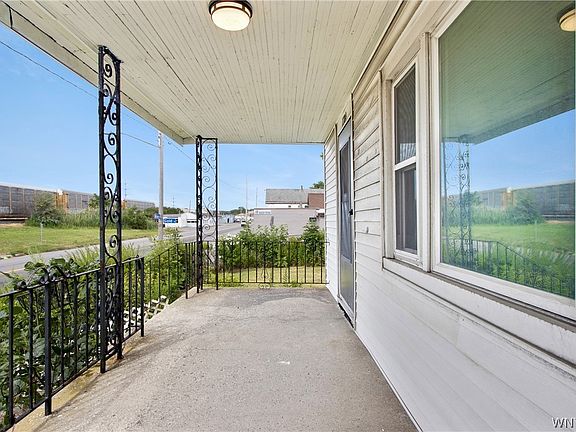 5th image of 1784 William St