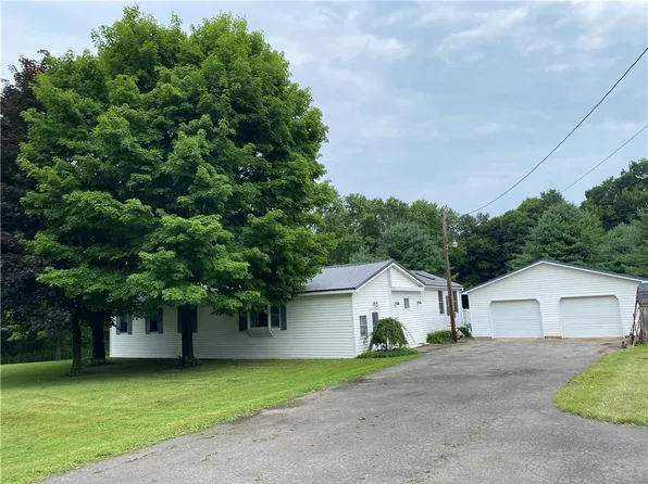 10593 Anstee Rd, Clyde, NY 14433