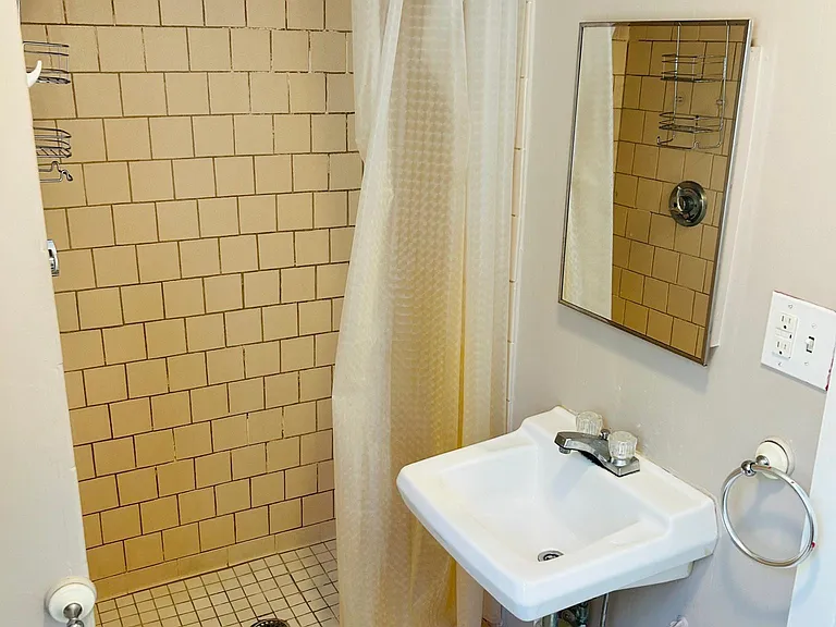 162 Dean St #2 — Photo 14