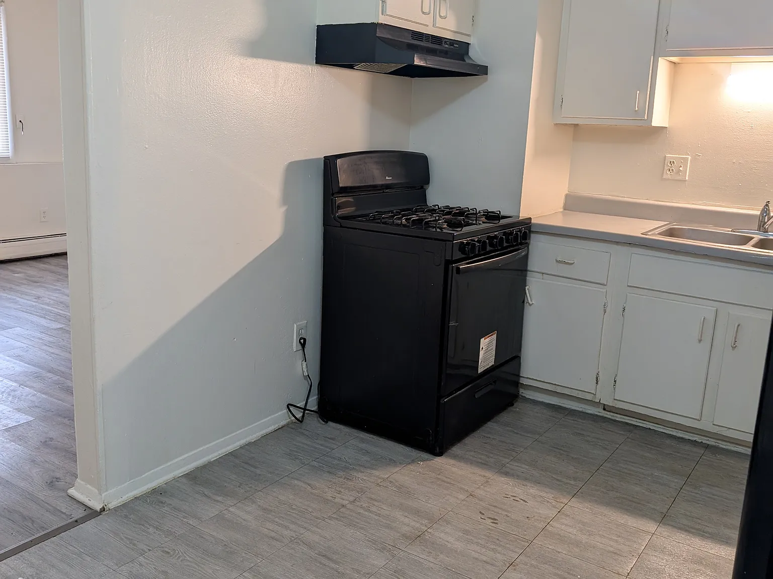 2 bed, 800 sqft, $1,600 — Photo 2