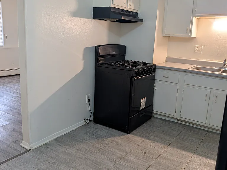 2050 Lilac Ln #G1 — Photo 2
