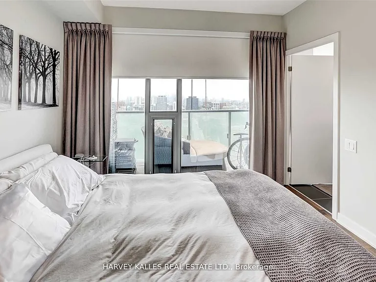 1815 Yonge St #2502 — Photo 23