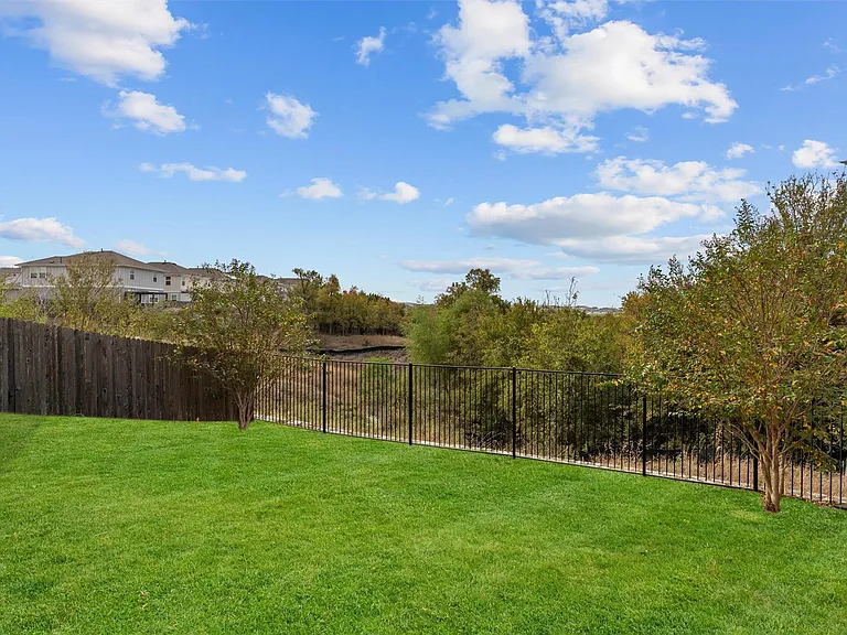 6201 Pine Leaf Trl — Photo 29
