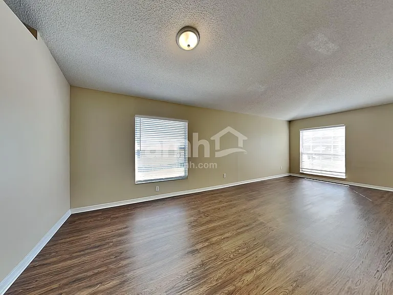 12517 Midpointe Dr — Photo 7