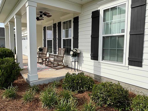 4th image of 84 London Cir