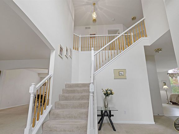 3rd image of 729 Trent Ln