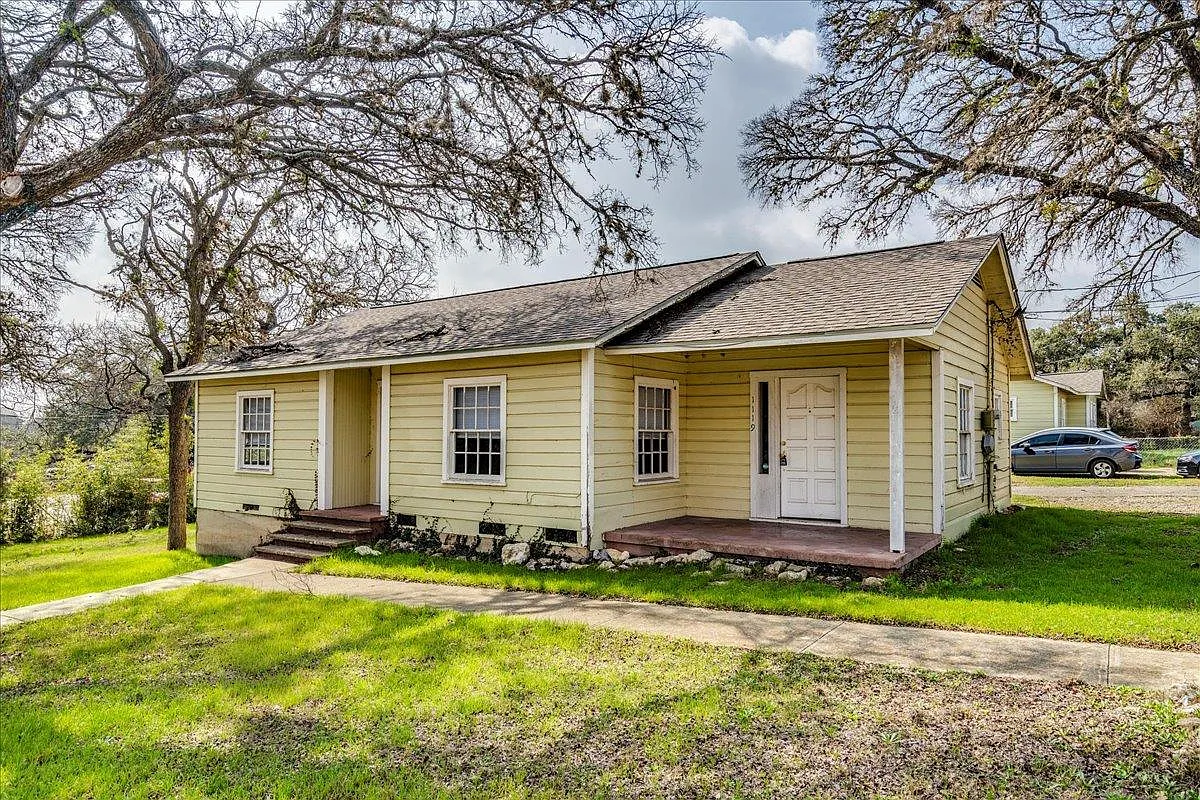 3 bed, 1.0 bath, 1153 sqft, $1,550 — Photo 3