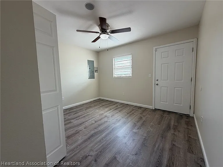 727 Denise Ave — Photo 15