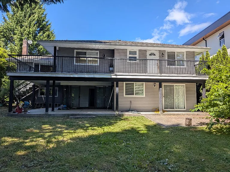 14046 Blackburn Ave — Photo 2