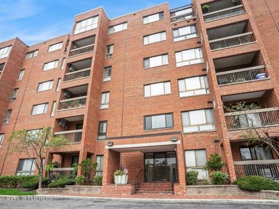 600 Naples Ct APT 202, Glenview, IL, 60025