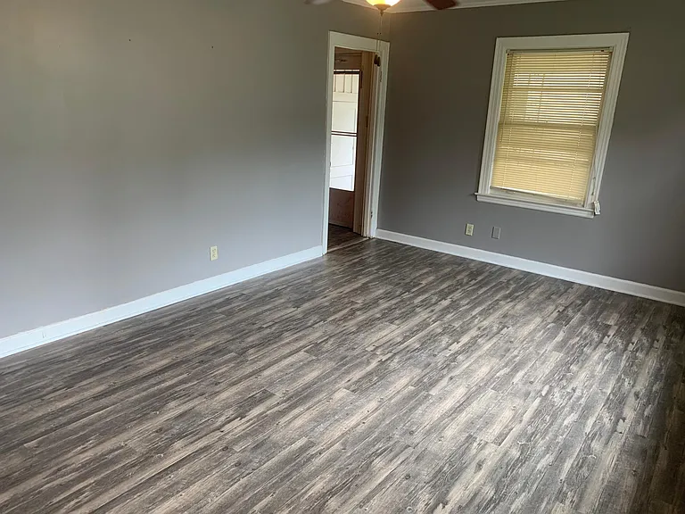 103 Owen Ave — Photo 2