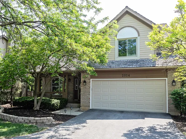 2054 Brookside Ln, Aurora, IL 60502