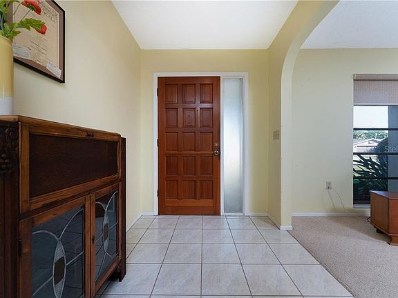 3rd image of 1505 Crest Dr