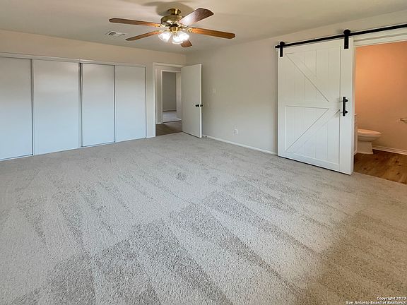 3rd image of 1047 HICKORY TRAIL ST