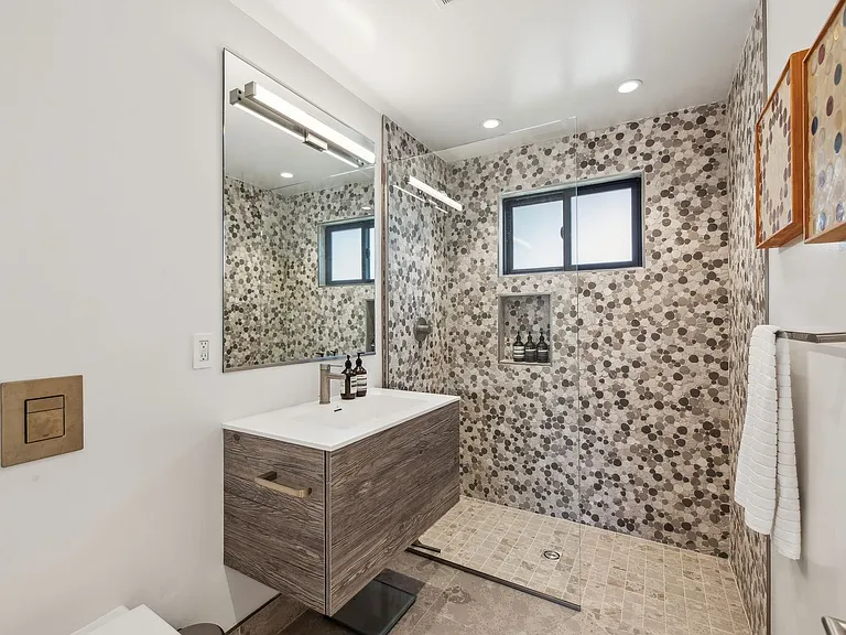 160 Tasso St #A — Photo 10