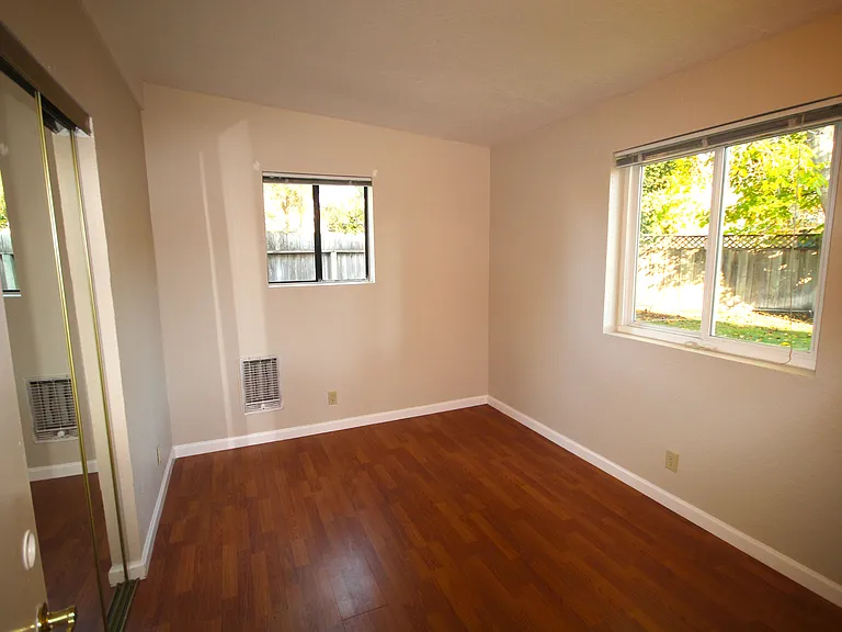 2348 Craig Ct — Photo 4