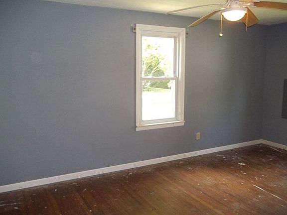 4th image of 480 Lukes Dr