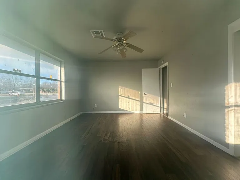 5900 S Blackwelder Ave — Photo 11