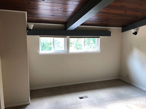 4th image of 793 Robinson Rd