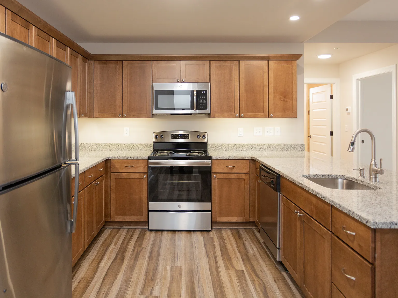 2 bed, 1240 sqft, $2,250 — Photo 2