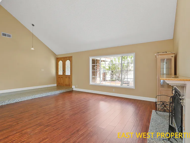 11186 Lavender Ave — Photo 8