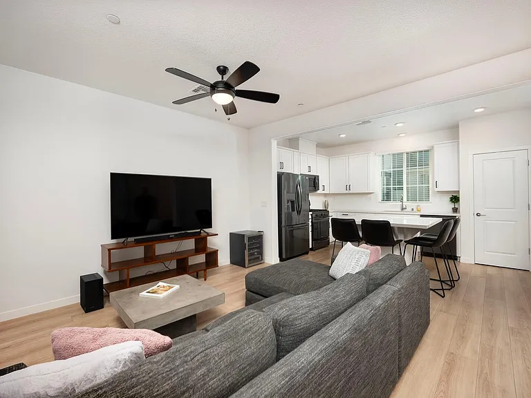 3296 Chickadee Ct — Photo 5
