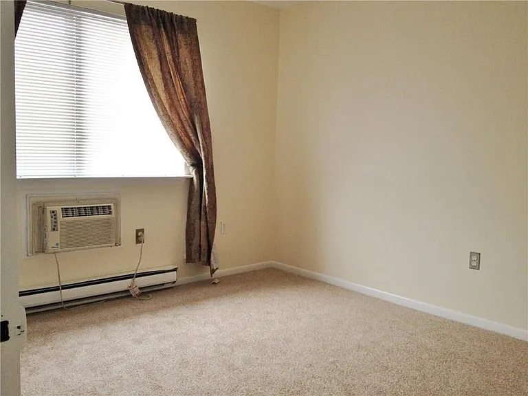 60 Lawn Ave #24 — Photo 8