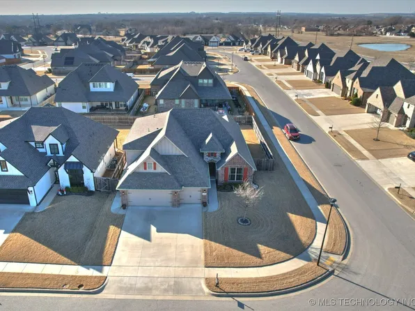 824 N 88th St, Broken Arrow, OK 74014