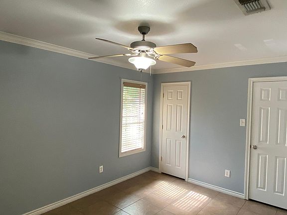 5th image of 2612 Park St APT D