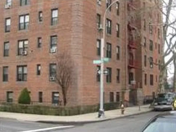 2675 East 7th Street image 1 of 1