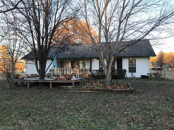 4th image of 30 Boulder Dr