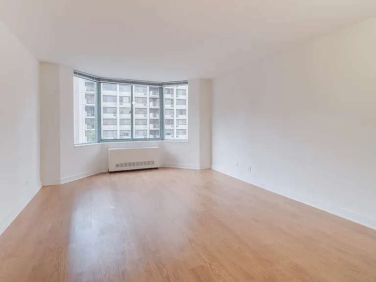 750 Columbus Ave #2F — Photo 21