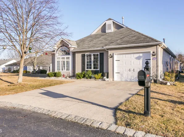 15 Manchester Court, Jackson, NJ 08527