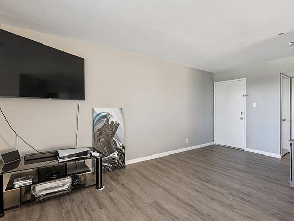 5th image of 355 Parkview Ter APT G1