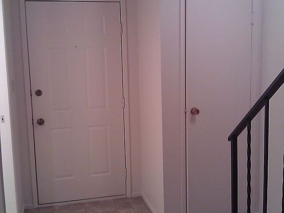 5th image of 920 El Camino Ave APT B