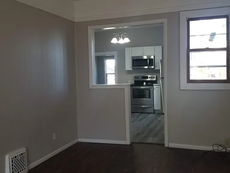 234 Lincoln St — Photo 3