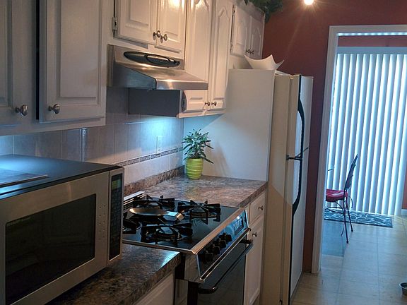 5th image of 238 New St