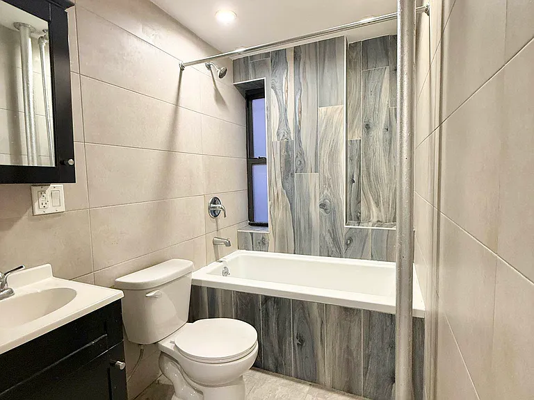30 Rogers Ave #4E — Photo 5
