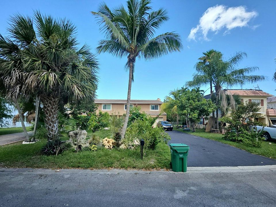1st image of 3933 NW 81st Ter
