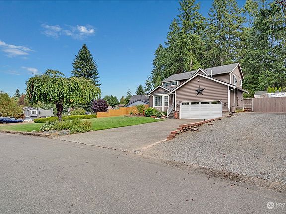 3rd image of 11715 218th Avenue Ct E