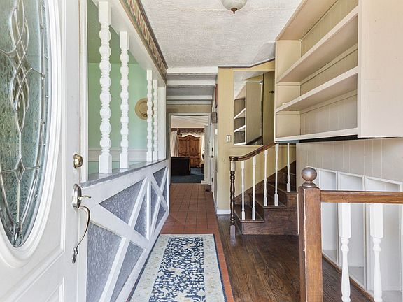 4th image of 708 Charlotte Rd.